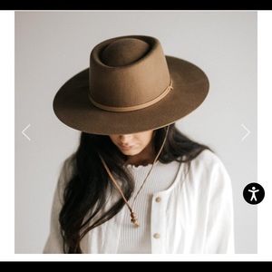 NWT Gigi Pip wide brim telescope hat
